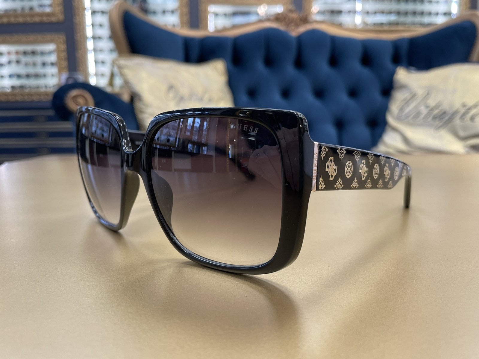 GUESS eyewear